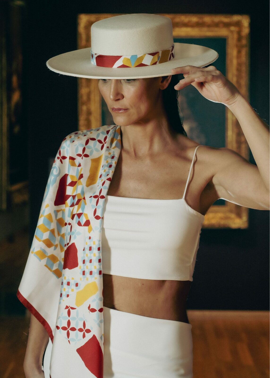 seree-roch-carré-soie-fabrication-francaise-bijou-capeline-bandeau-jonc-bague-jphenric-artiste